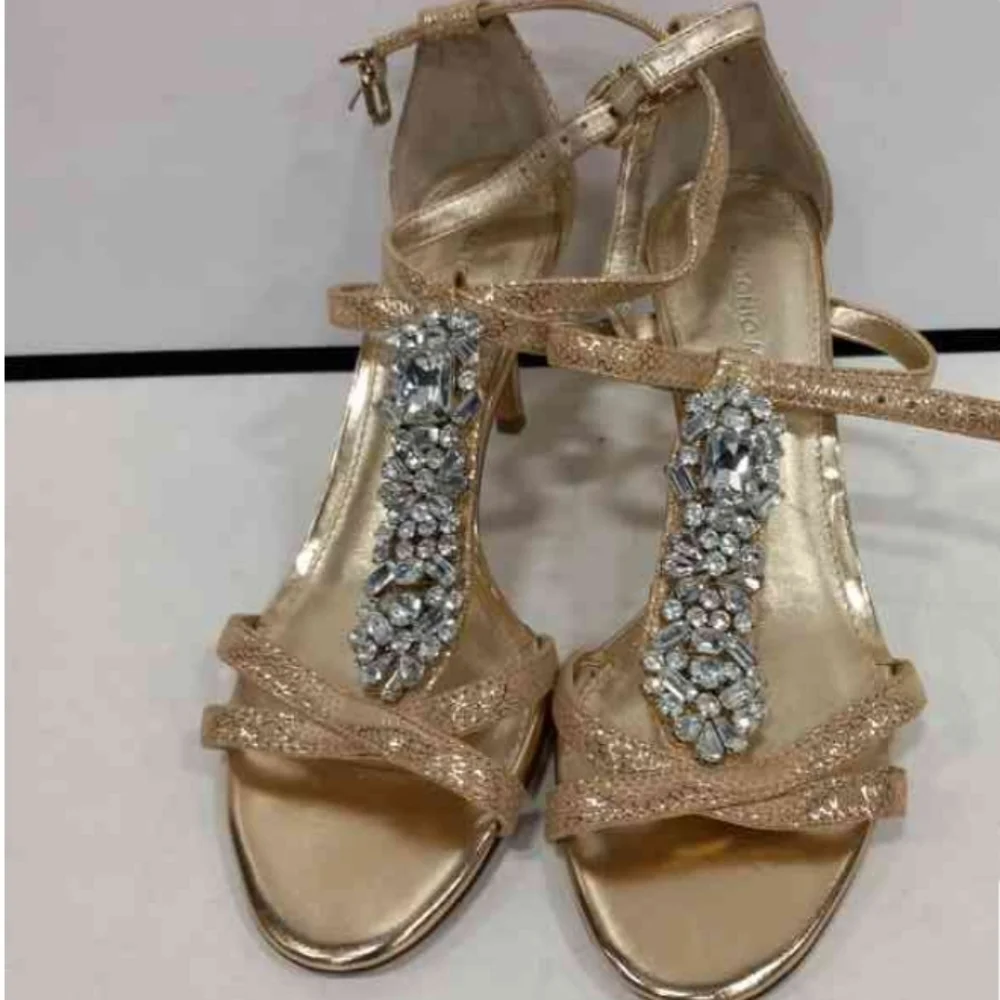 Antonio Melani Gold sandals women's sz 8 - Picture 2 of 15